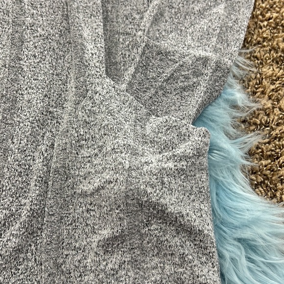 EUC! Lightweight Buckle Grey Open Front Cardigan! Size small - Picture 3 of 6